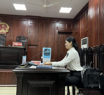 Luật sư công ty tham gia bào chữa vụ án 
